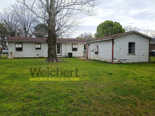 Photo - 3BR Home w/ Garage & Fenced Yard