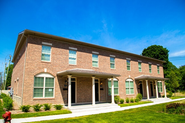 Photo - Lathrup Court Apartments