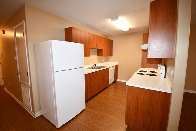 Photo - 604 Derouen St