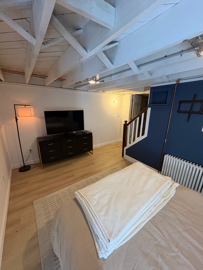 Photo - 2444 S Oakland St