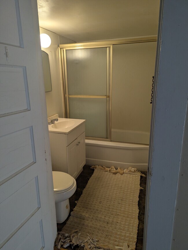 Photo - 102 W 5th St