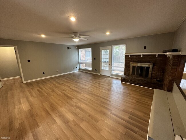 Photo - 3 br, 2 bath House - 3169 Flint Drive