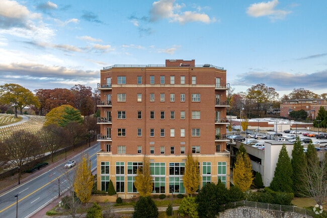 Photo - Emerson Overlook Condominium