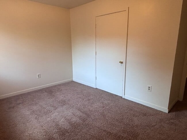 Photo - 836 Riverview Dr Unit Apt B-7