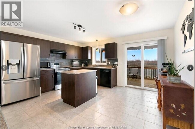 Photo - 1019 Aspen Ridge Cres