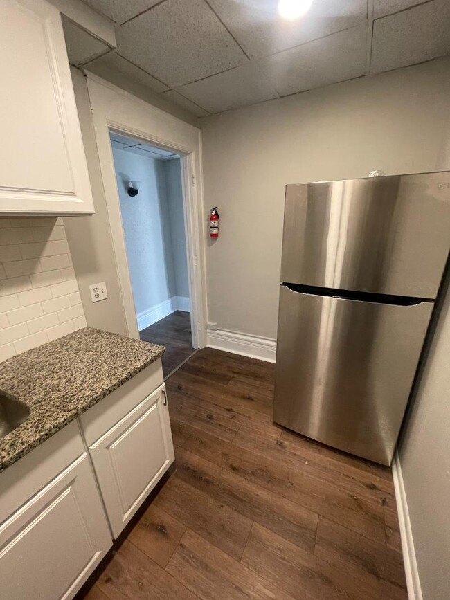 Photo - 2160 Glenwood Ave