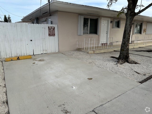 Building Photo - 5041 W Flagler St Unit Flagler Apartment