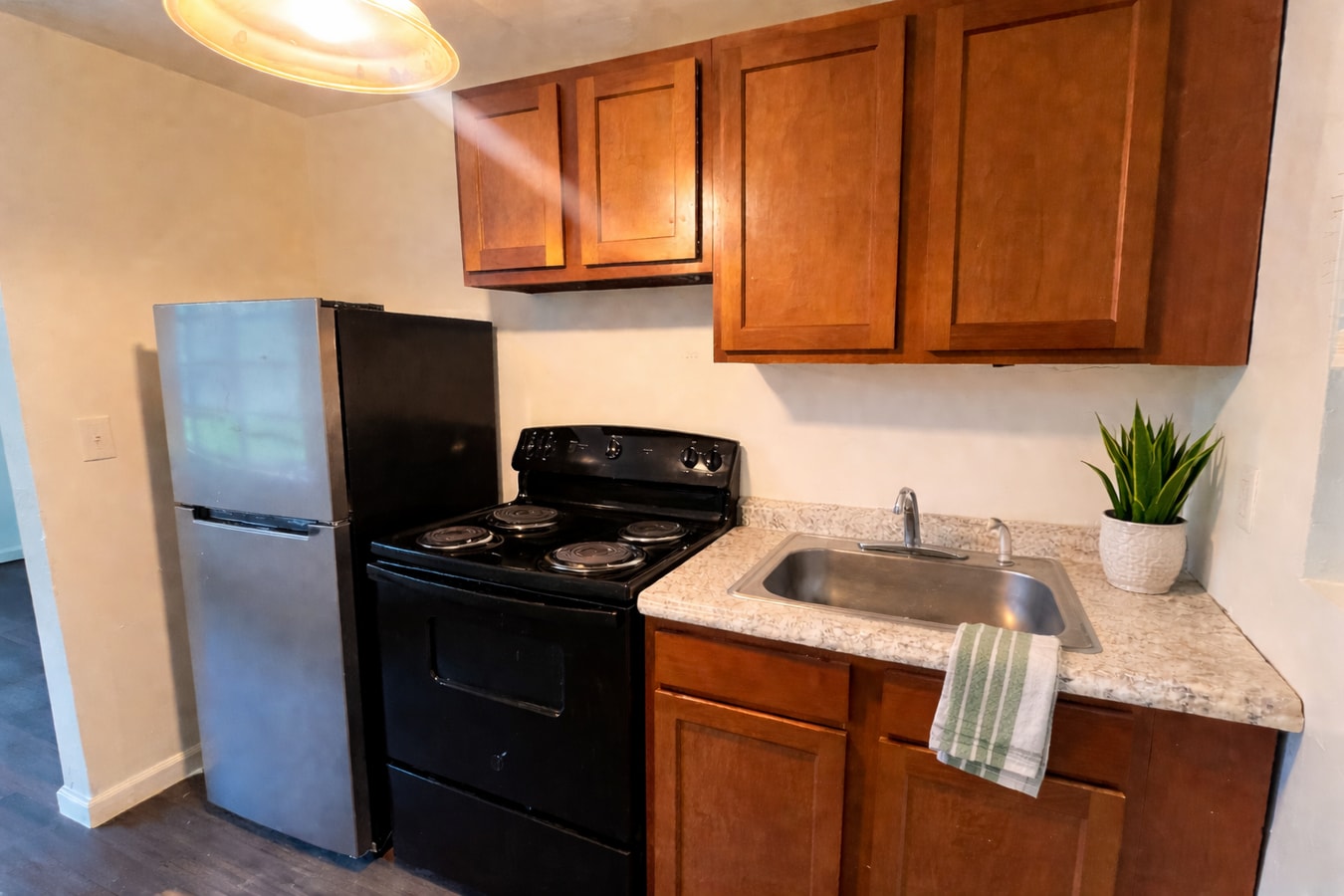 Photo - 2217 W 39th St