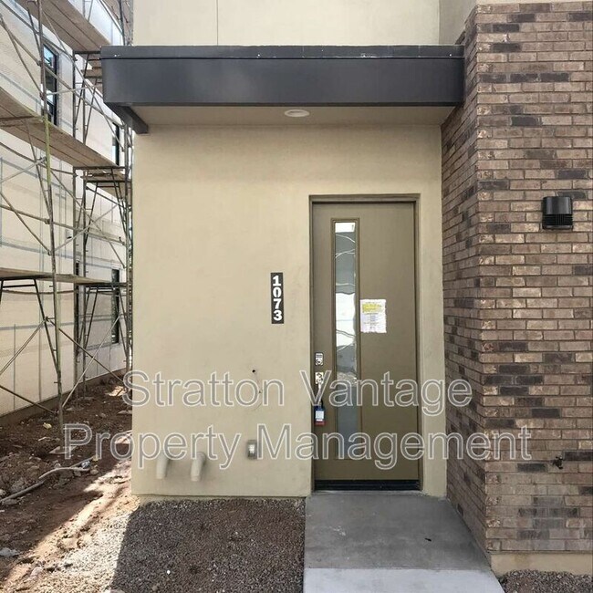 901 S Smith Rd Townhome Townhome Rental in Tempe AZ