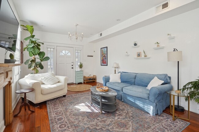 Photo - 802 Taft Pl