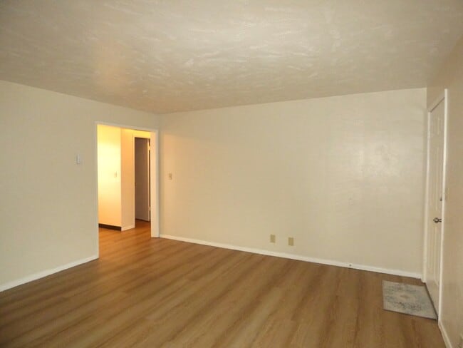 Photo - The Court at Hawthorne