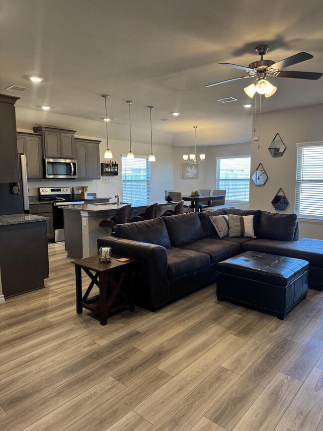 Photo - "Charming 3-Bed, 2-Bath Home in Bryan, TX!"