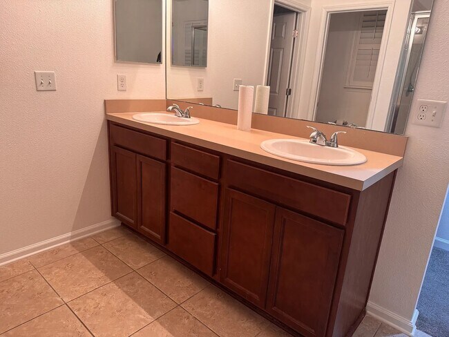 Photo - 1002 Wetland Ridge Cir