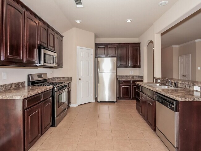 Photo - 1352 Barrel Run