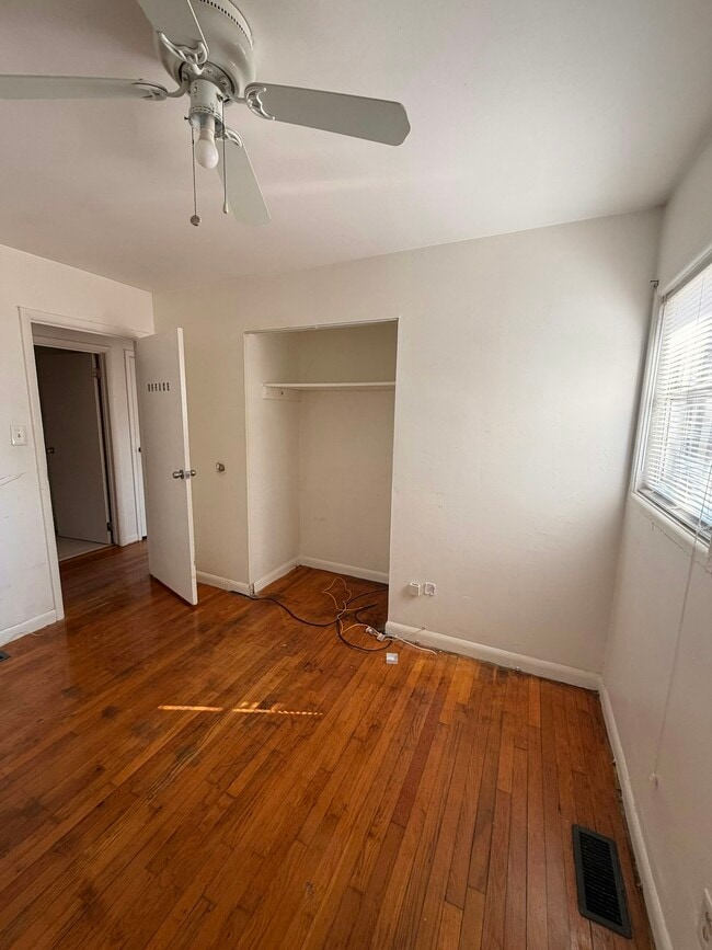 Photo - 298 Roxbury Dr