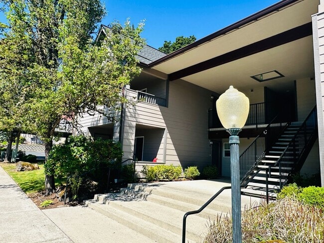 Photo - Charming Condo in Terrific Salmon Creek Location