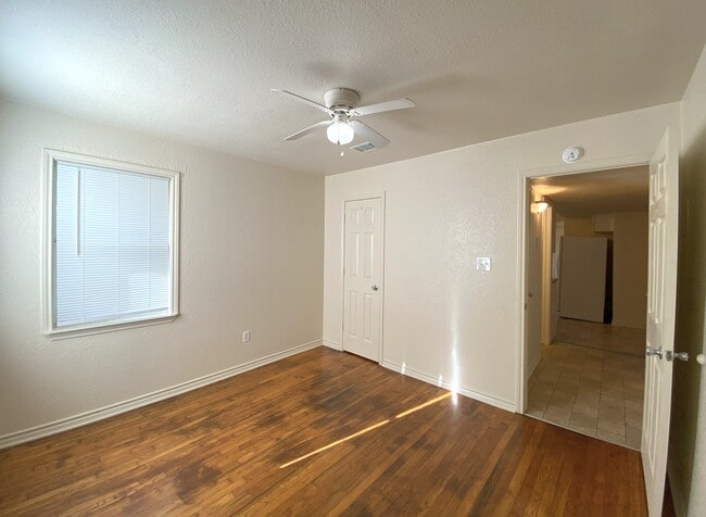 Photo - 2302 Post Oak Ave