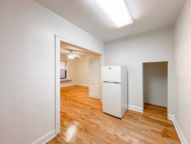 Photo - 545 W Wellington Ave Unit 402