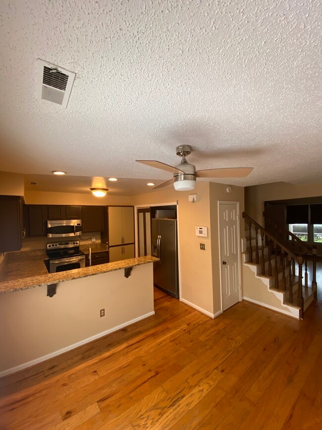 Kitchen - 524 Pine Tops Ct Unit 524
