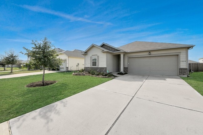 Building Photo - 1024 Banyon Tree Ln