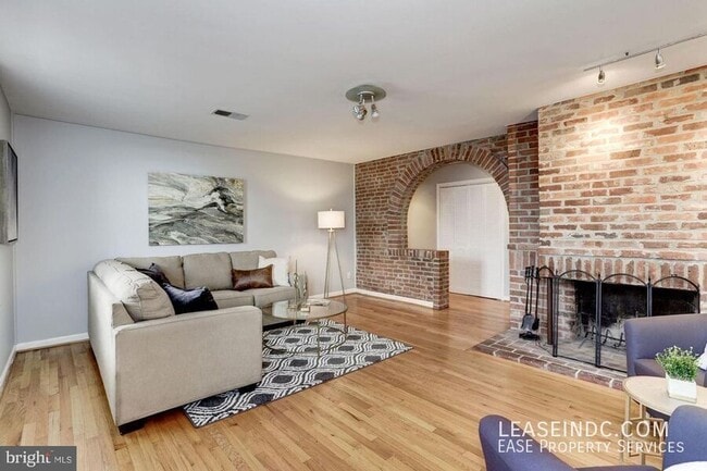 Photo - 410 11th St NE Unit #17