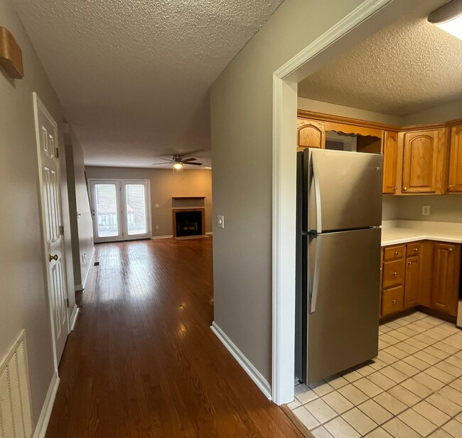 Photo - *MOVE IN SPECIAL! 1 Month FREE! Large 3 be...