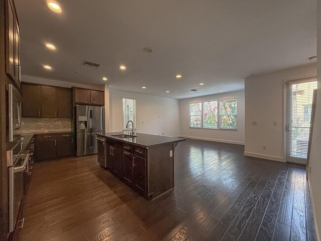 Photo - 4028 Freestone Pl