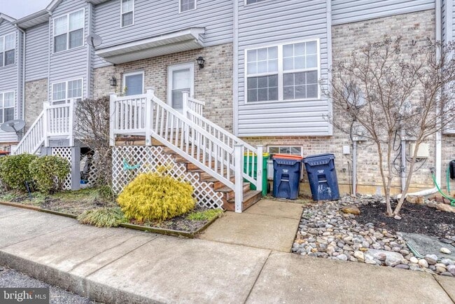 Photo - 407 Champs Ln