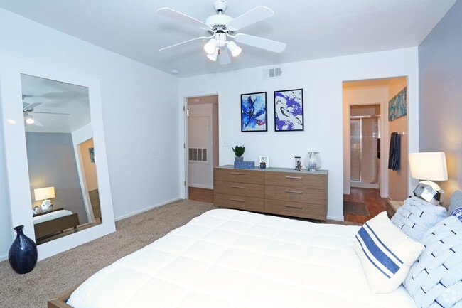 2BR, 2BA - 1200 SF Master Bedroom