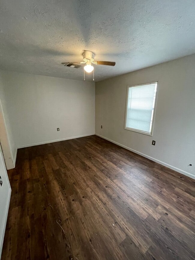 Photo - House For Rent in Westlake