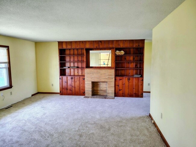 Photo - 309 W Leslie Ln