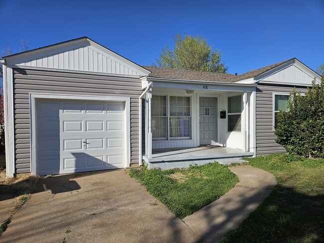Photo - 418 W Iowa Ave