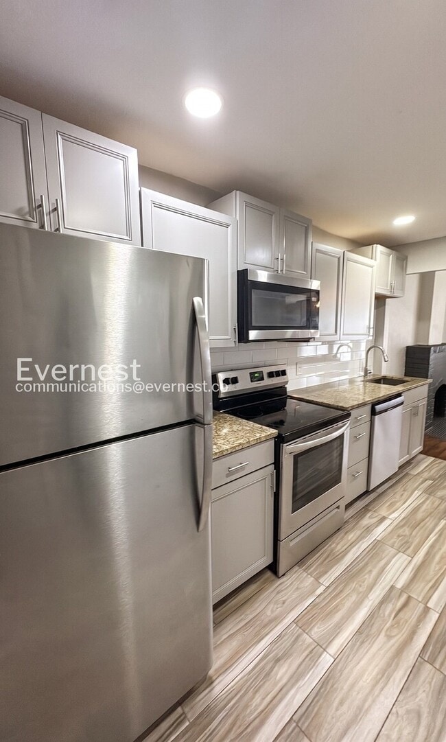 Photo - 2 Bed/1 Bath Townhome with Modern Amenities / Pet-Friendly / Coming Soon!