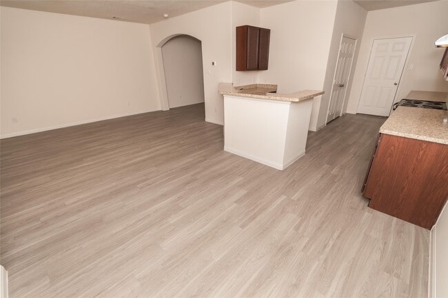 Photo - 3918 Calgary Cir