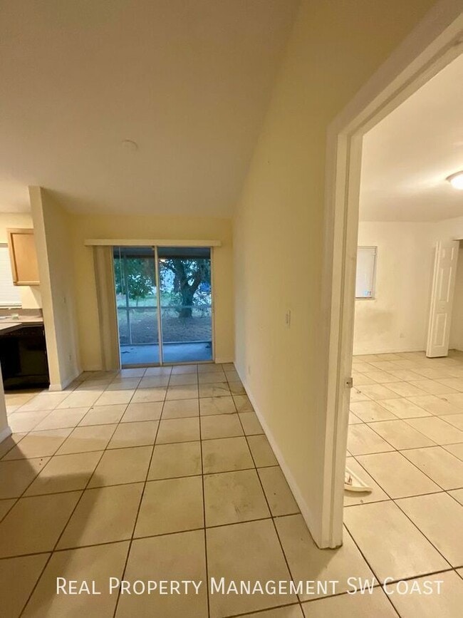 Photo - 127 John Ave S