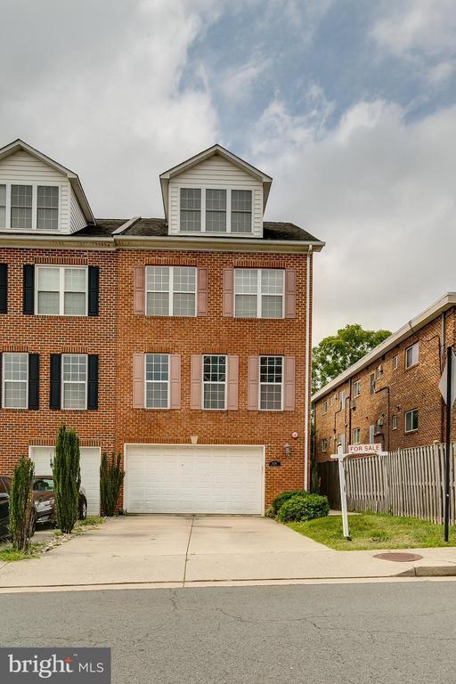 Building Photo - 2026 N Culpeper St Rental