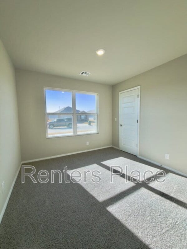 Photo - 1004 W Lawton Rd