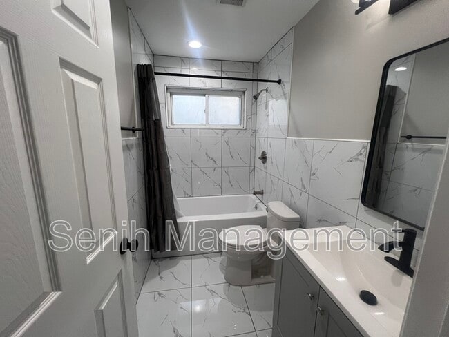 Photo - 26270 Southwestern Hwy