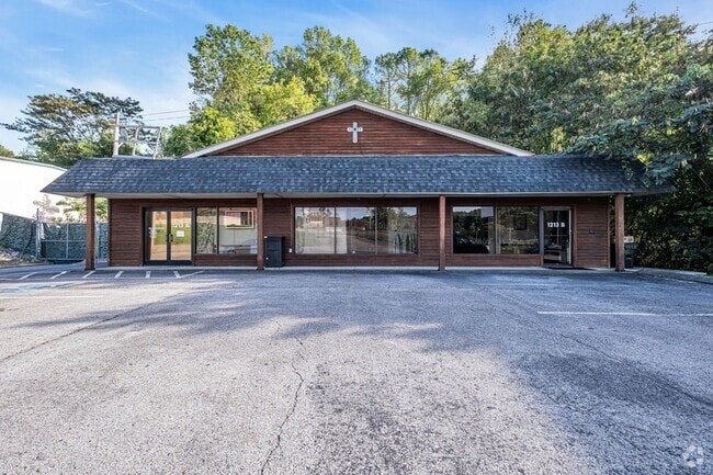 Building Photo - 1213 W Gaines St Rental