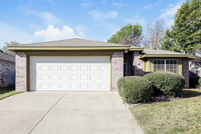 Building Photo - 7112 Woodhinge Dr