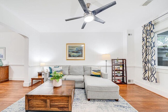 Photo - 4823 9th St NW