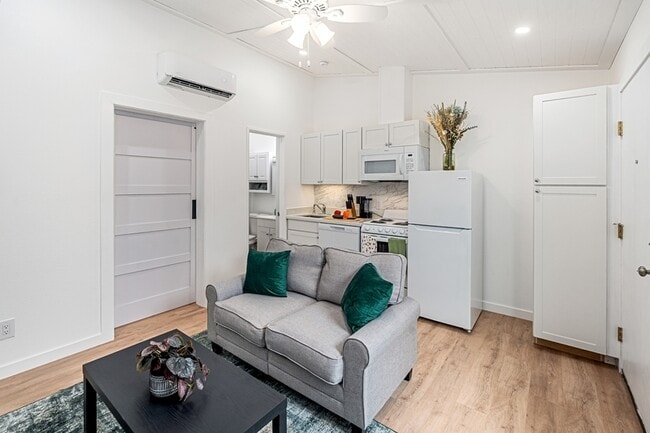 Photo - 720 Pritchett Ln