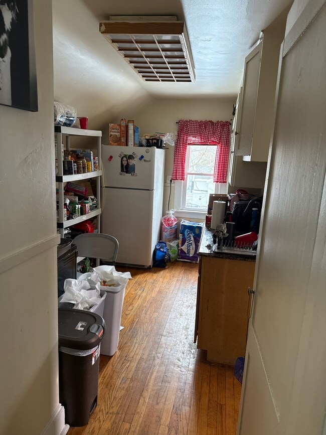 Photo - 84 Hollywood Ave Unit 2nd Floor