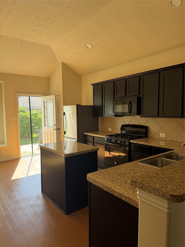 Photo - 7534 Abbey Point Ln