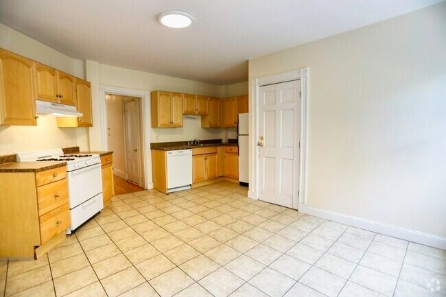 Building Photo - 1588 Cambridge St Unit #3 Rental
