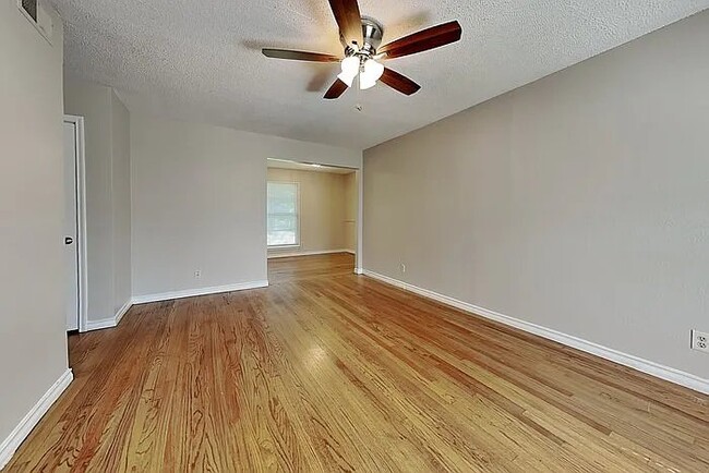Photo - 11211 Ulloa Ln