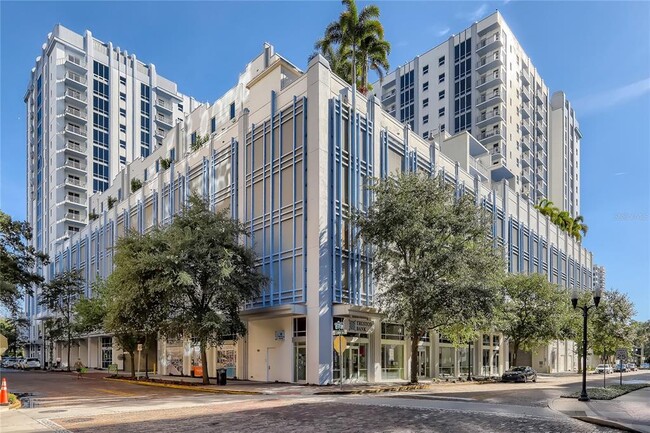 Building Photo - 415 E Pine St Unit V-C Rental