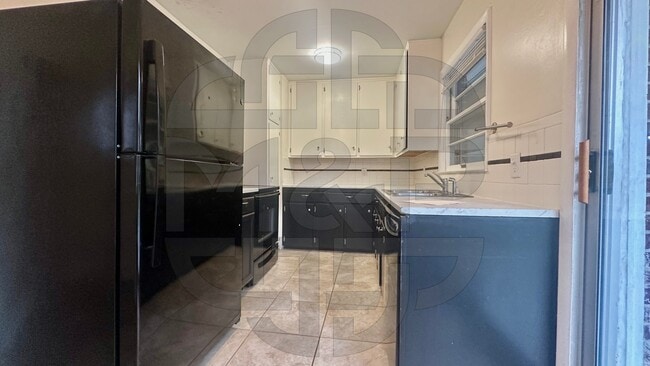 Photo - 3039 S Glenn Ave