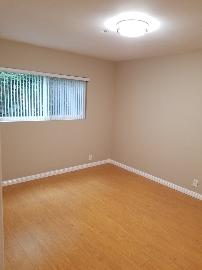 Photo - 1907 Overland Ave