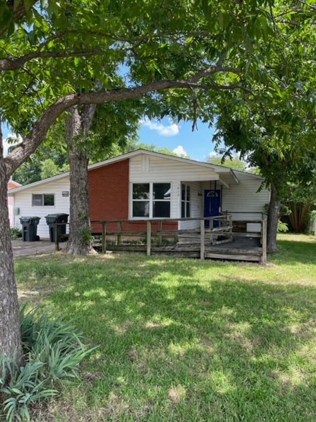 Photo - 1512 Bryan Ave